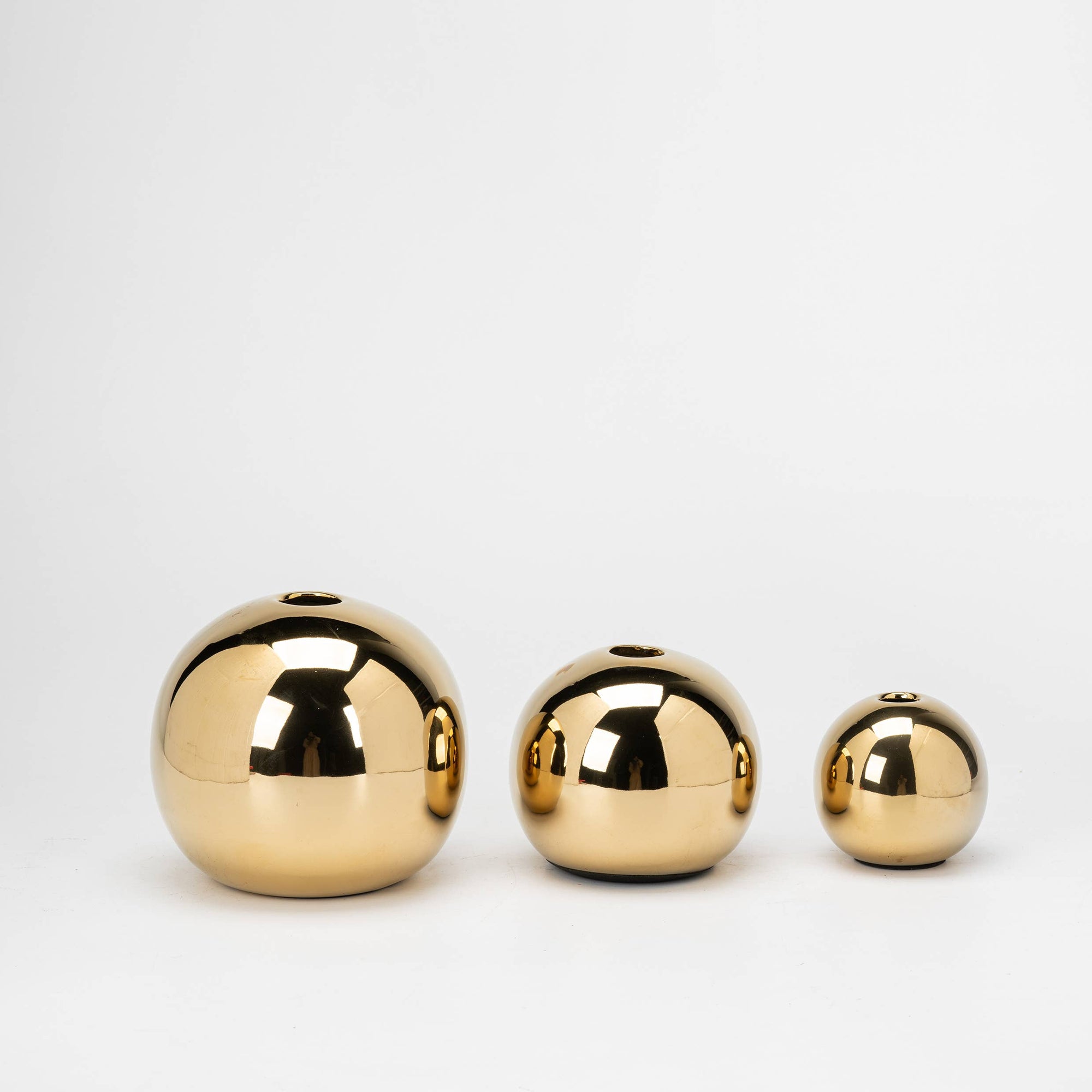 Nur, Gold Globe Vase Set